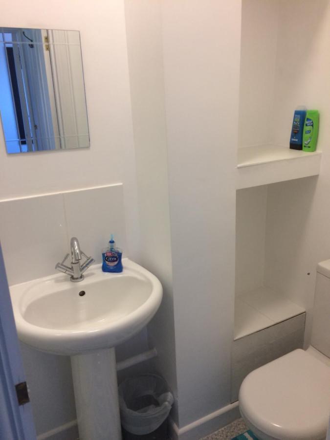 4 Bedroom House For Corporate Stays In Kettering Esterno foto