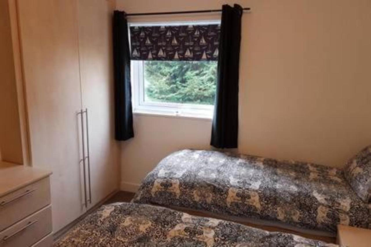 4 Bedroom House For Corporate Stays In Kettering Esterno foto